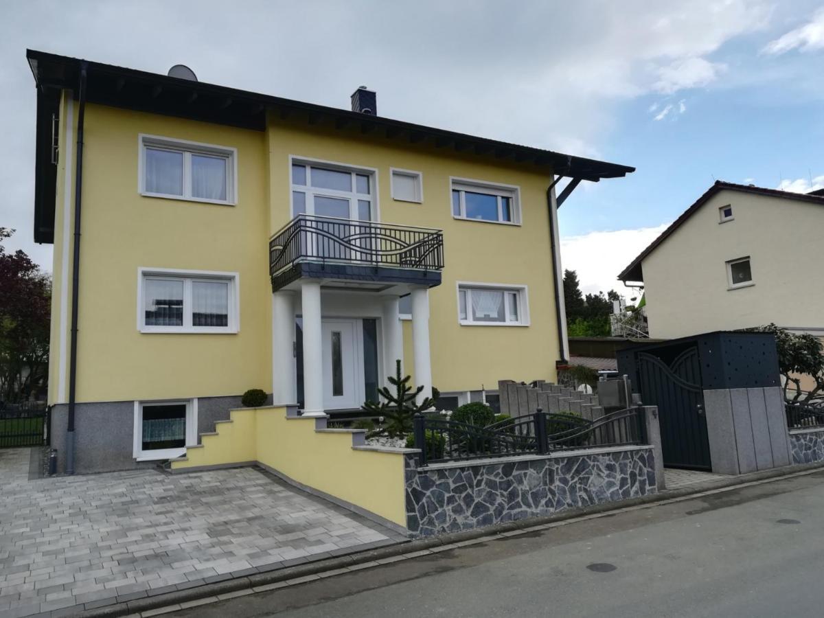 Taunusrast-Usi Apartamento Usingen Exterior foto