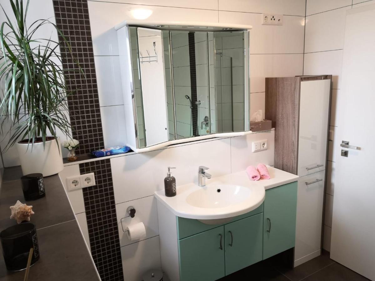 Taunusrast-Usi Apartamento Usingen Exterior foto