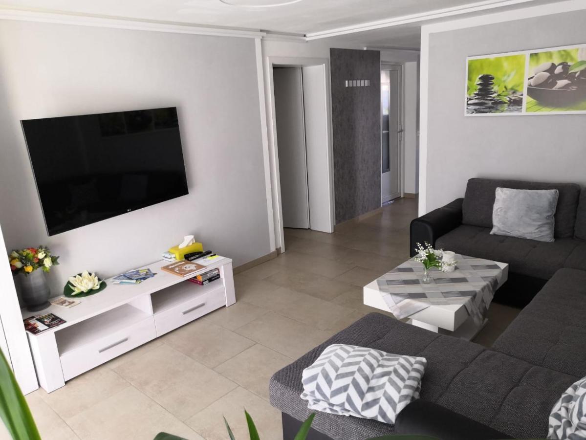 Taunusrast-Usi Apartamento Usingen Exterior foto